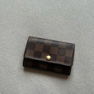 Louis Vuitton 6 Key holder